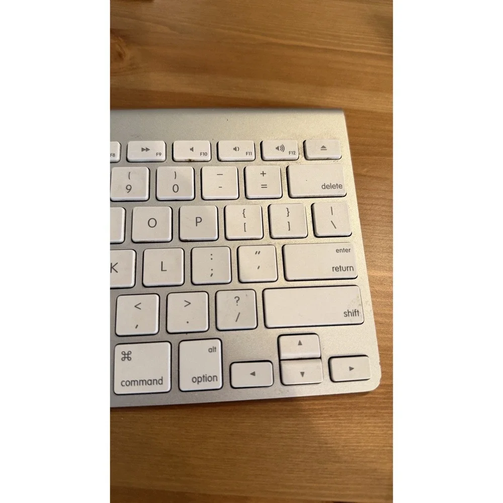 Apple A1314 Wireless Keyboard - MC184LL/B‎